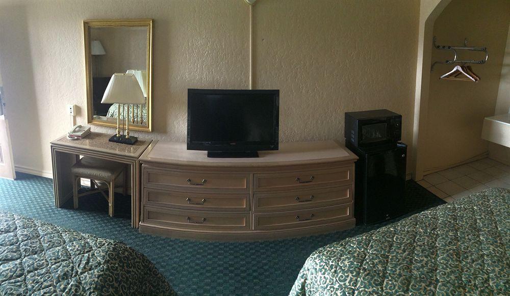 Rodeway Inn Broken Bow-Hochatown Buitenkant foto