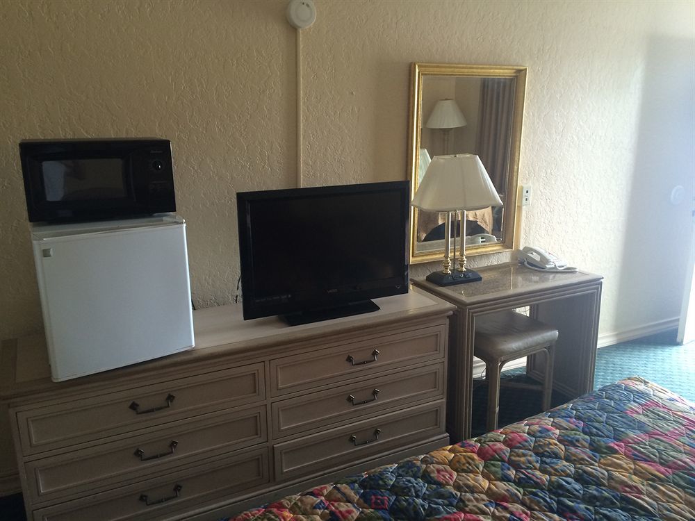 Rodeway Inn Broken Bow-Hochatown Buitenkant foto